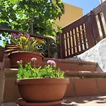 아파트 Casa Maddalenina Con Giardino, Vicino Al Mare!